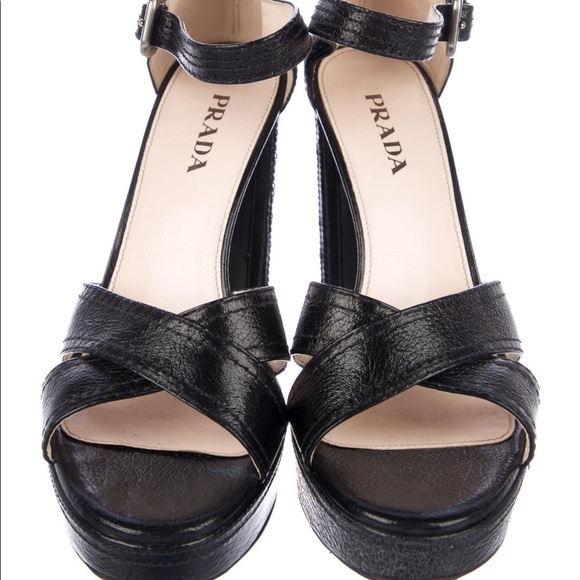 PRADA BLACK  LEATHER SANDALS - Picture 3 of 5